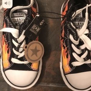 Kids converse size 8